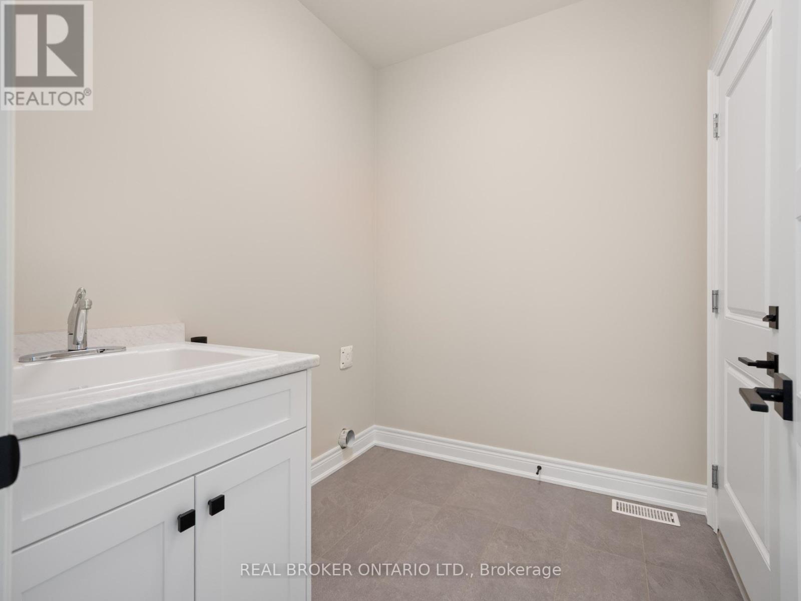 26 AUSTIN DRIVE - 8