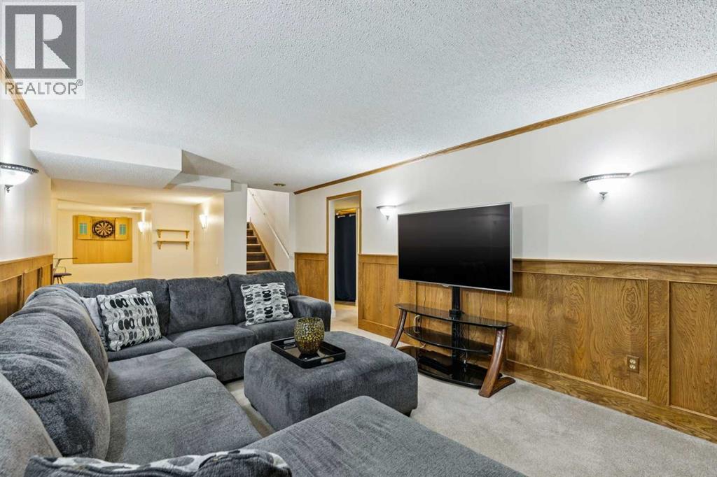 Single Family House Bungalow for Sale in  Norseman Road NW North Haven Upper Calgary 