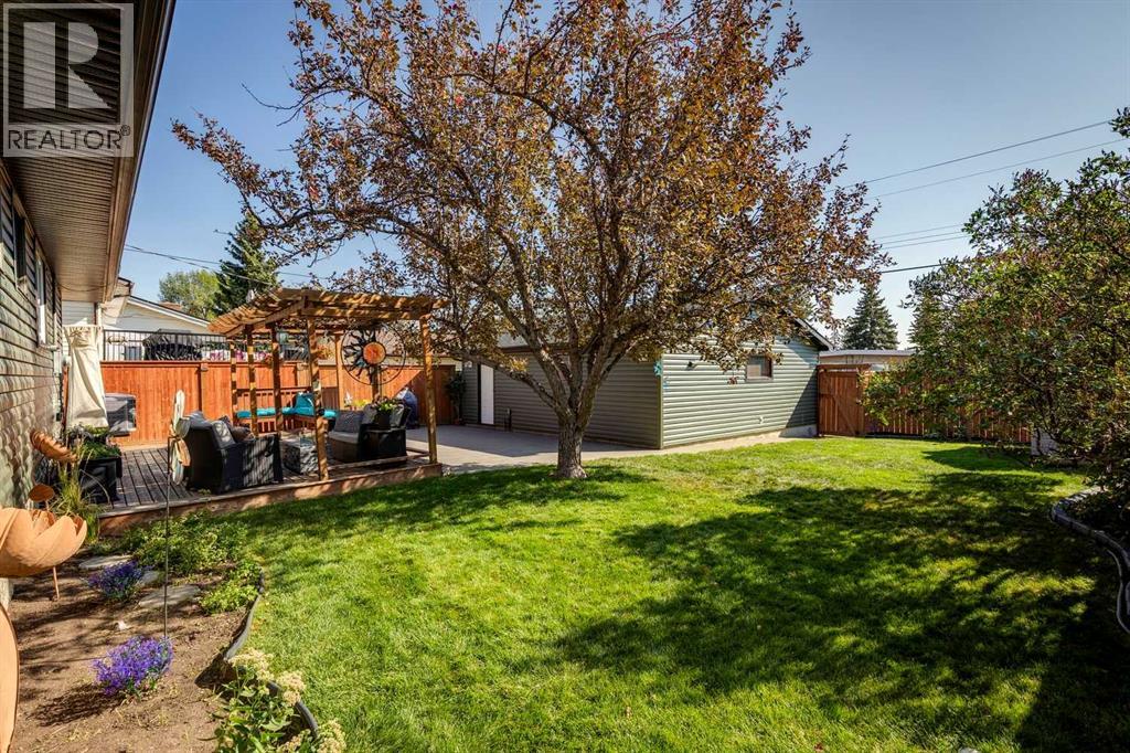 Single Family House Bungalow for Sale in  Norseman Road NW North Haven Upper Calgary 