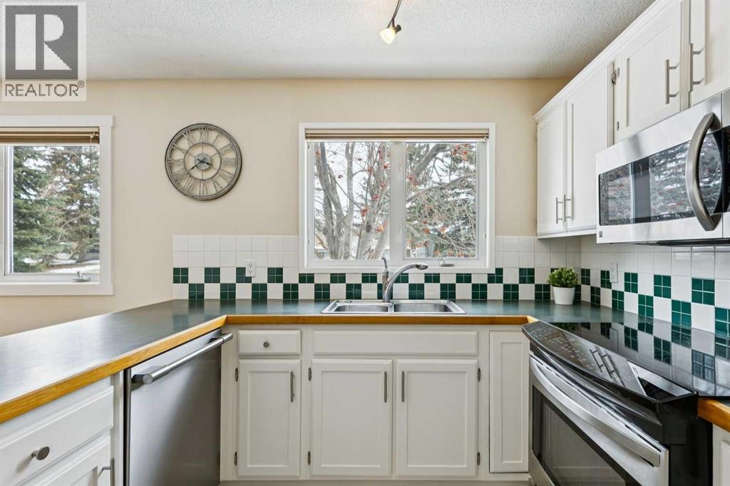 Single Family House Bungalow for Sale in  Norseman Road NW North Haven Upper Calgary 