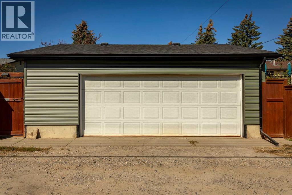Single Family House Bungalow for Sale in  Norseman Road NW North Haven Upper Calgary 