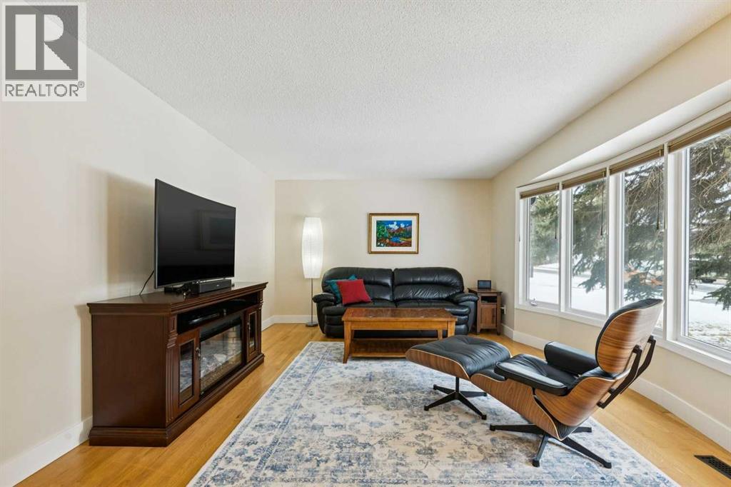 Single Family House Bungalow for Sale in  Norseman Road NW North Haven Upper Calgary 