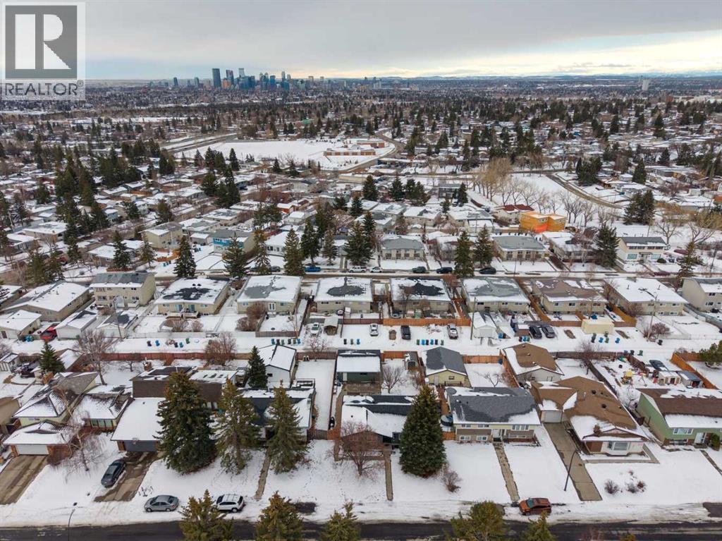 Single Family House Bungalow for Sale in  Norseman Road NW North Haven Upper Calgary 
