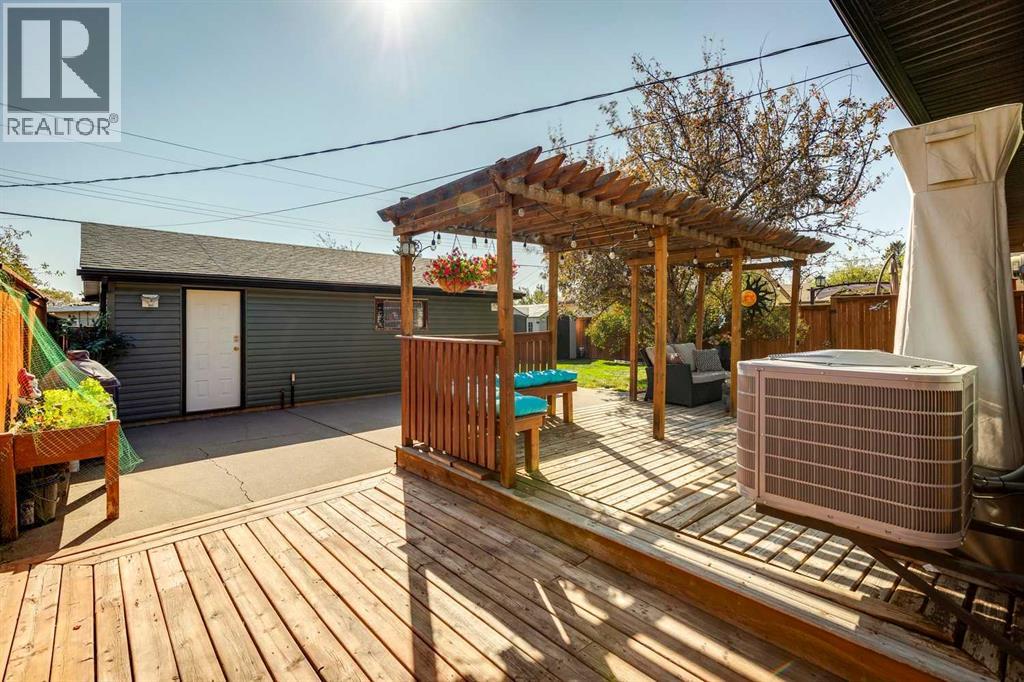 Single Family House Bungalow for Sale in  Norseman Road NW North Haven Upper Calgary 