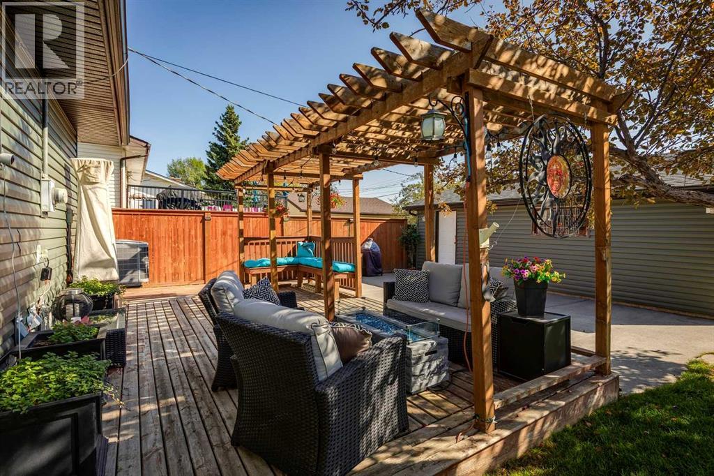 Single Family House Bungalow for Sale in  Norseman Road NW North Haven Upper Calgary 