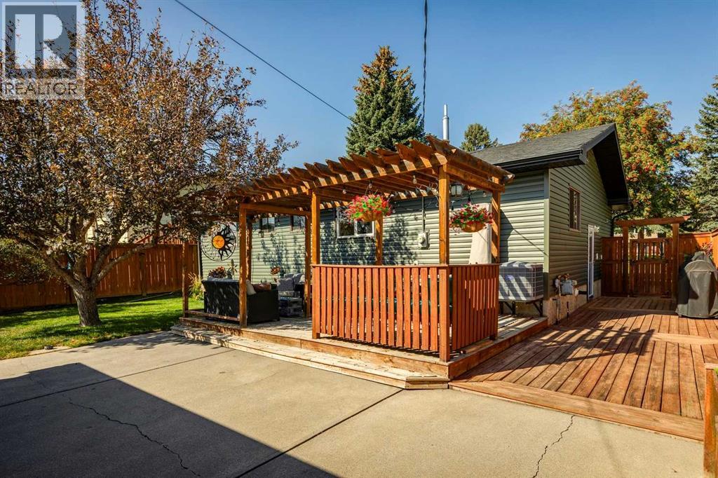 Single Family House Bungalow for Sale in  Norseman Road NW North Haven Upper Calgary 