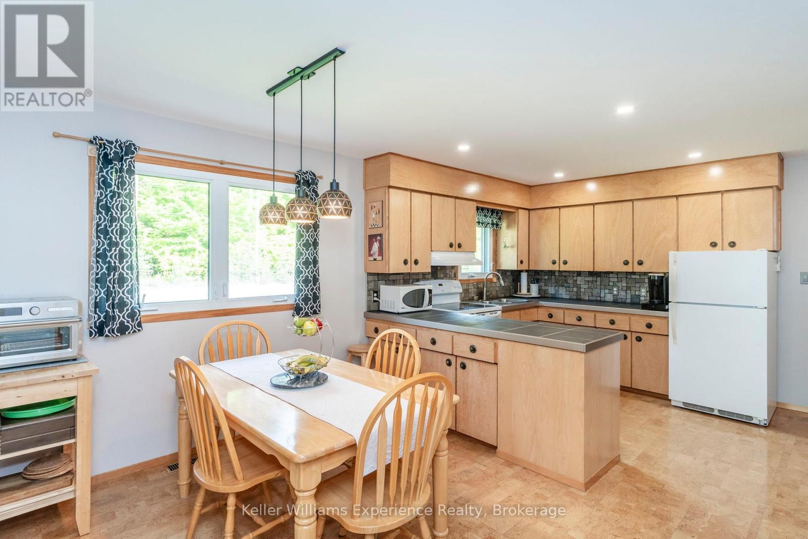 450 CONCESSION 11 ROAD E - 10