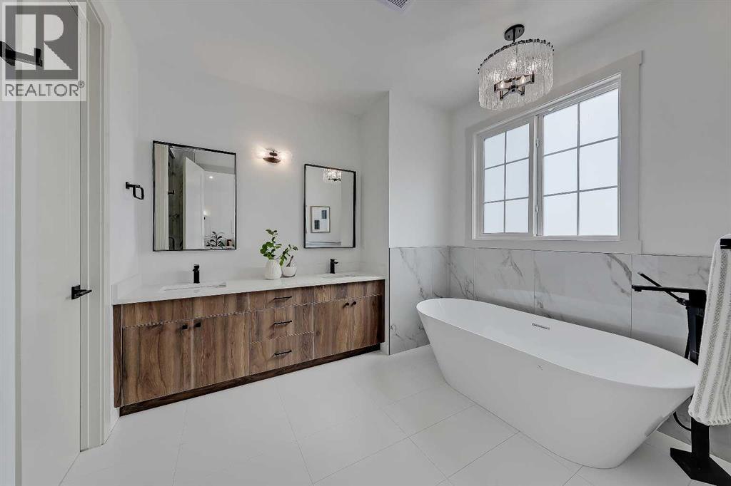 Single Family House for Sale in   Avenue SW Killarney/Glengarry Calgary 