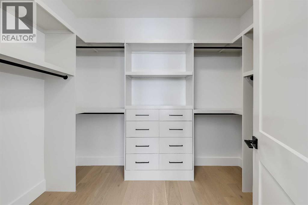 Single Family House for Sale in   Avenue SW Killarney/Glengarry Calgary 