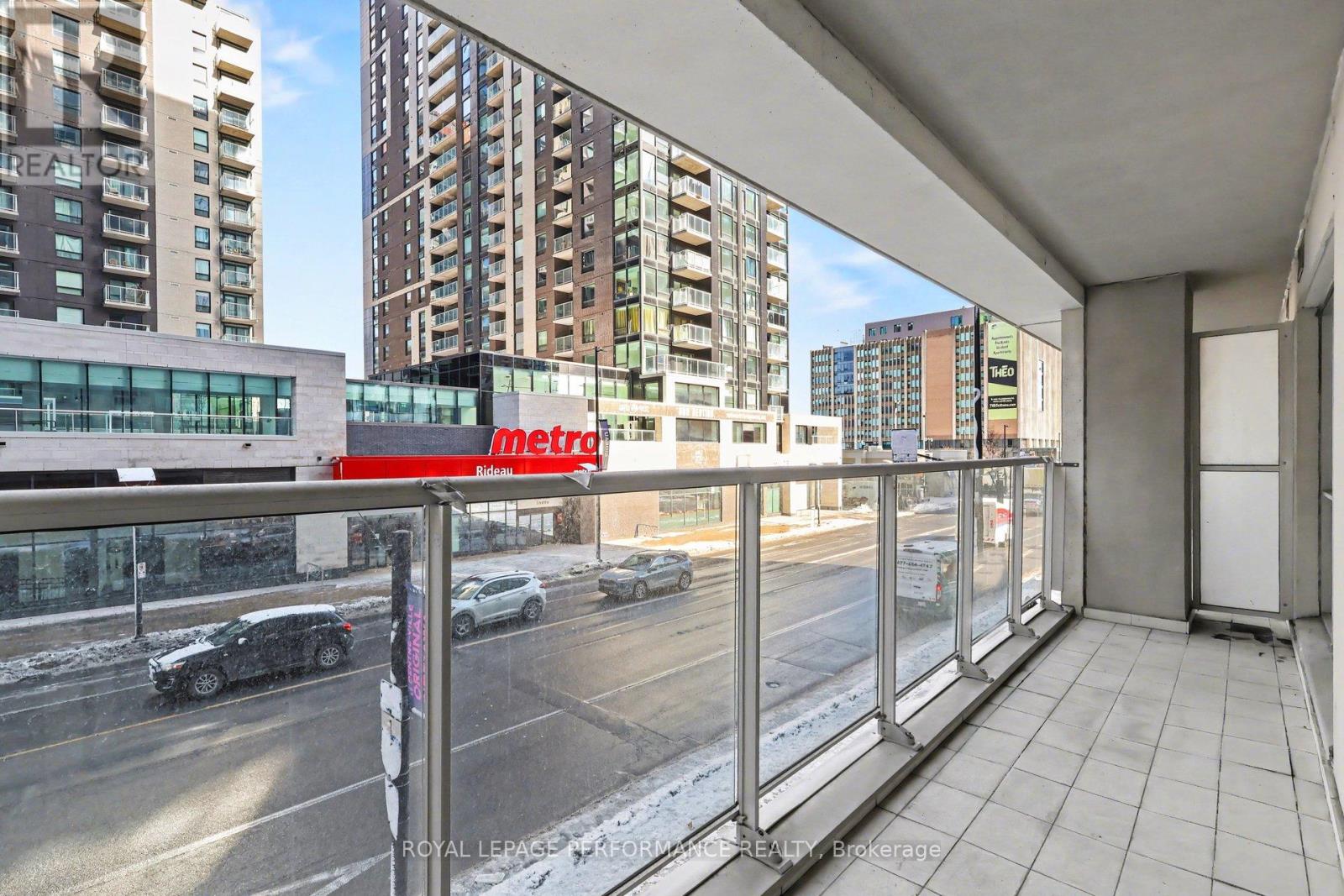 #204 242 RIDEAU STREET - 17
