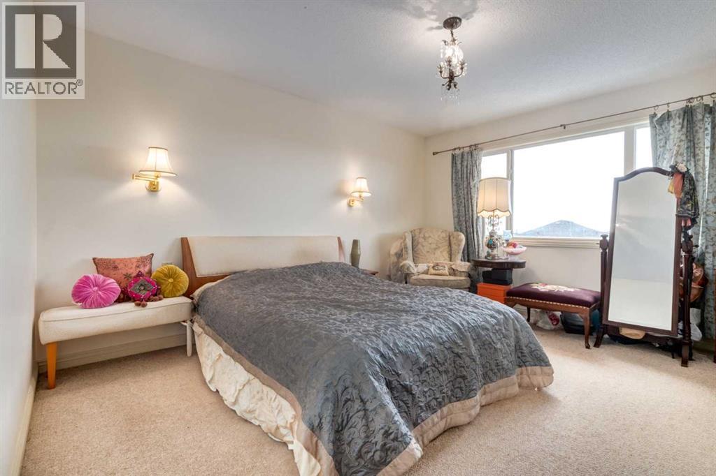 Single Family House for Sale in  Royal Oak Circle NW Royal Oak Calgary 