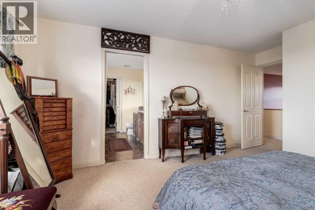 Single Family House for Sale in  Royal Oak Circle NW Royal Oak Calgary 