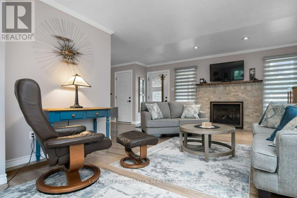 252 BRIDGE STREET W - 5