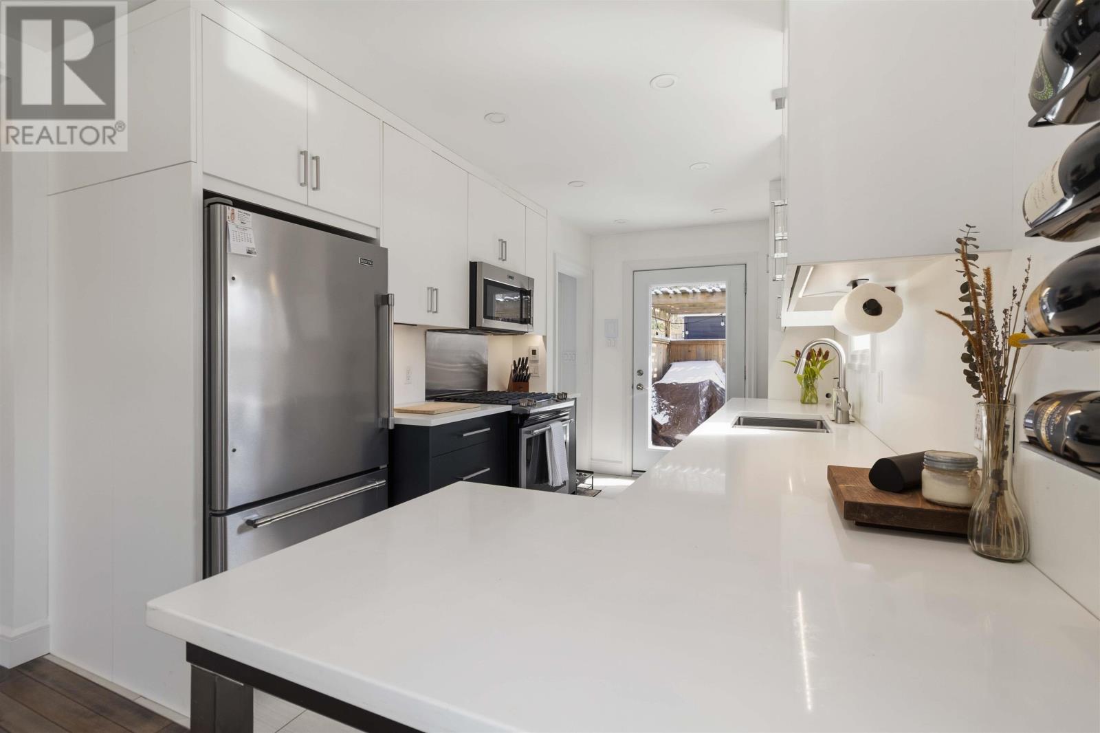 Property 22 of 49 of 9 Tupper Street