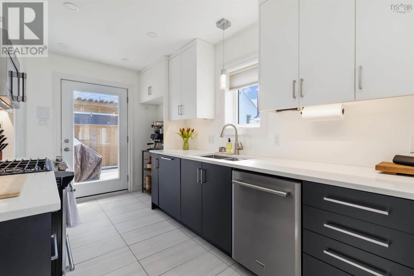 Property 23 of 49 of 9 Tupper Street