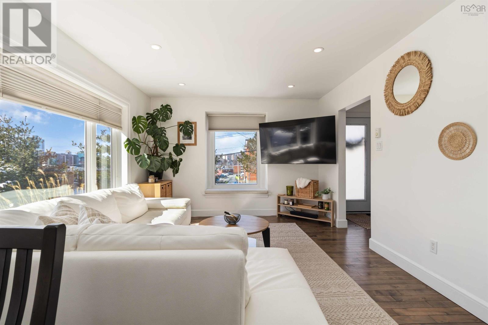 Property 9 of 49 of 9 Tupper Street