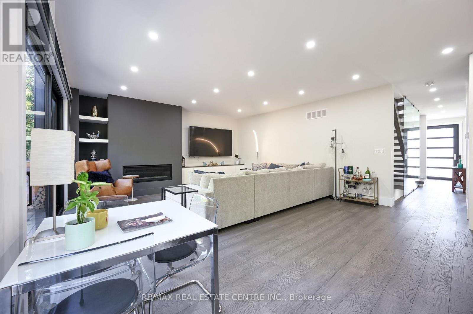 1181 OGDEN AVENUE - 24
