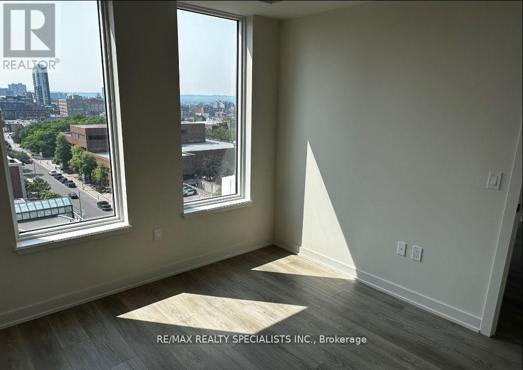 1016 – 212 KING WILLIAM STREET