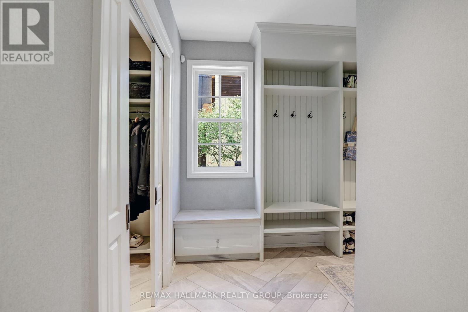 525 PICCADILLY AVENUE - 21