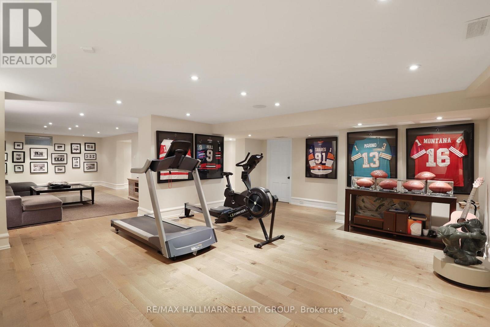 525 PICCADILLY AVENUE - 40
