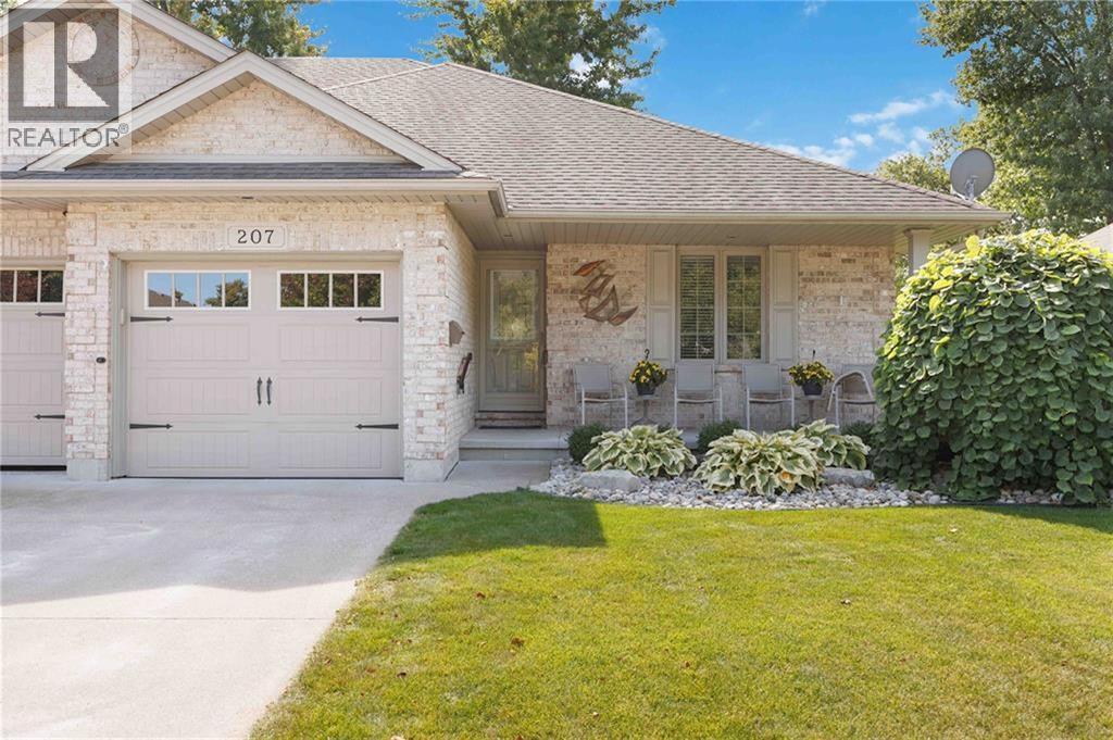 207 CASSANDRA BOULEVARD