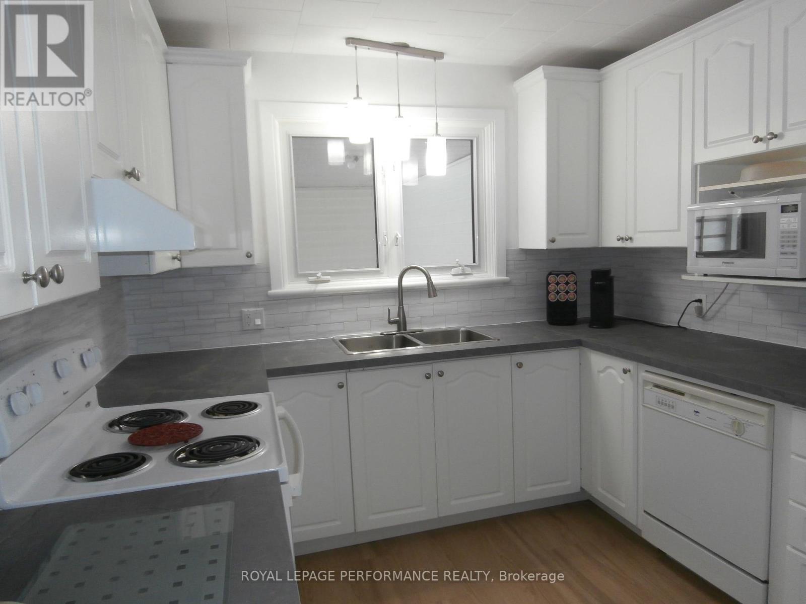 313 CECILE BOULEVARD W - 8