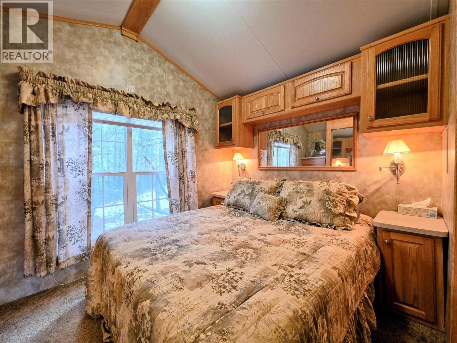 4586 Lynx Drive, Radium Hot Springs