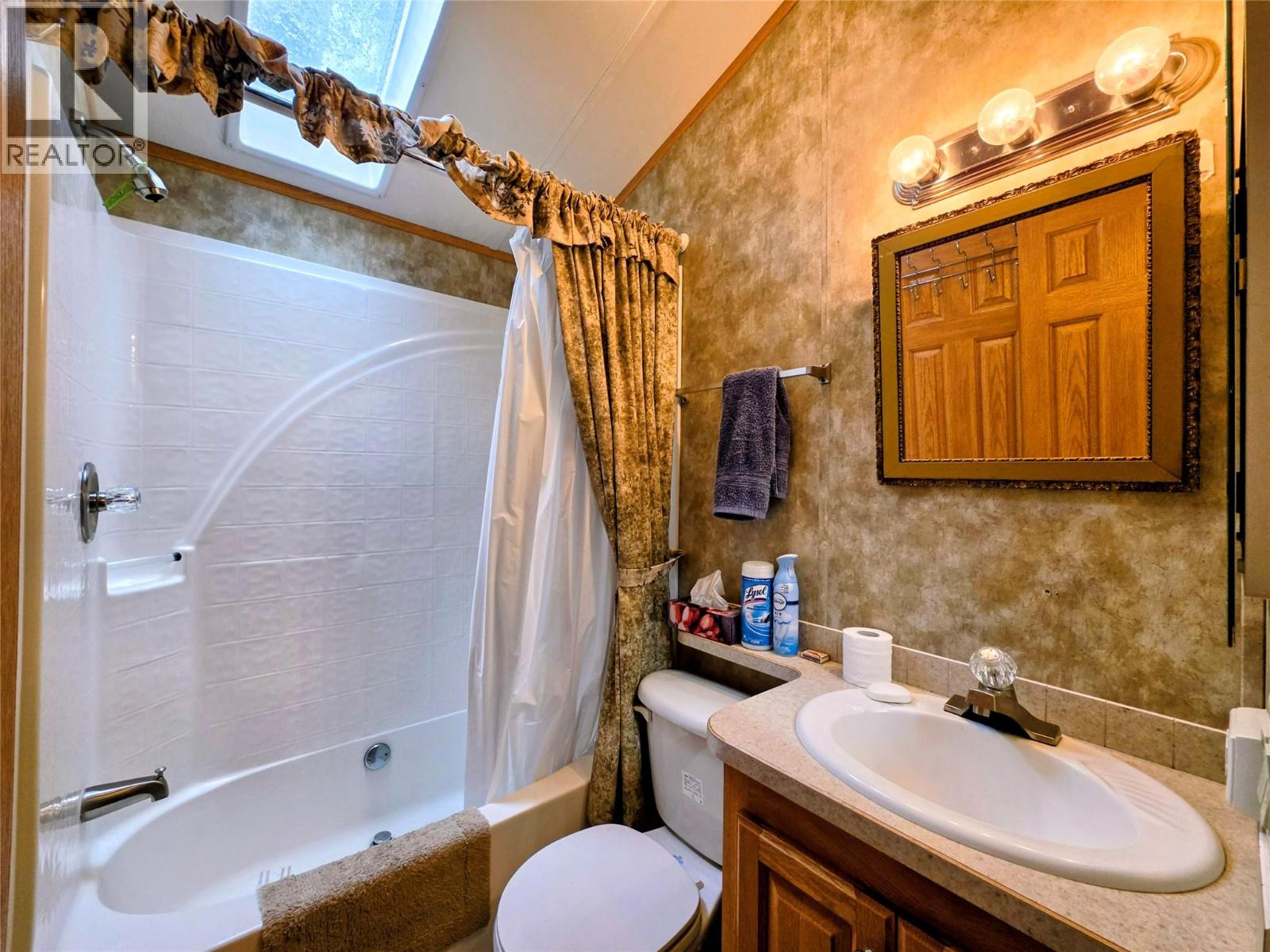 4586 Lynx Drive, Radium Hot Springs