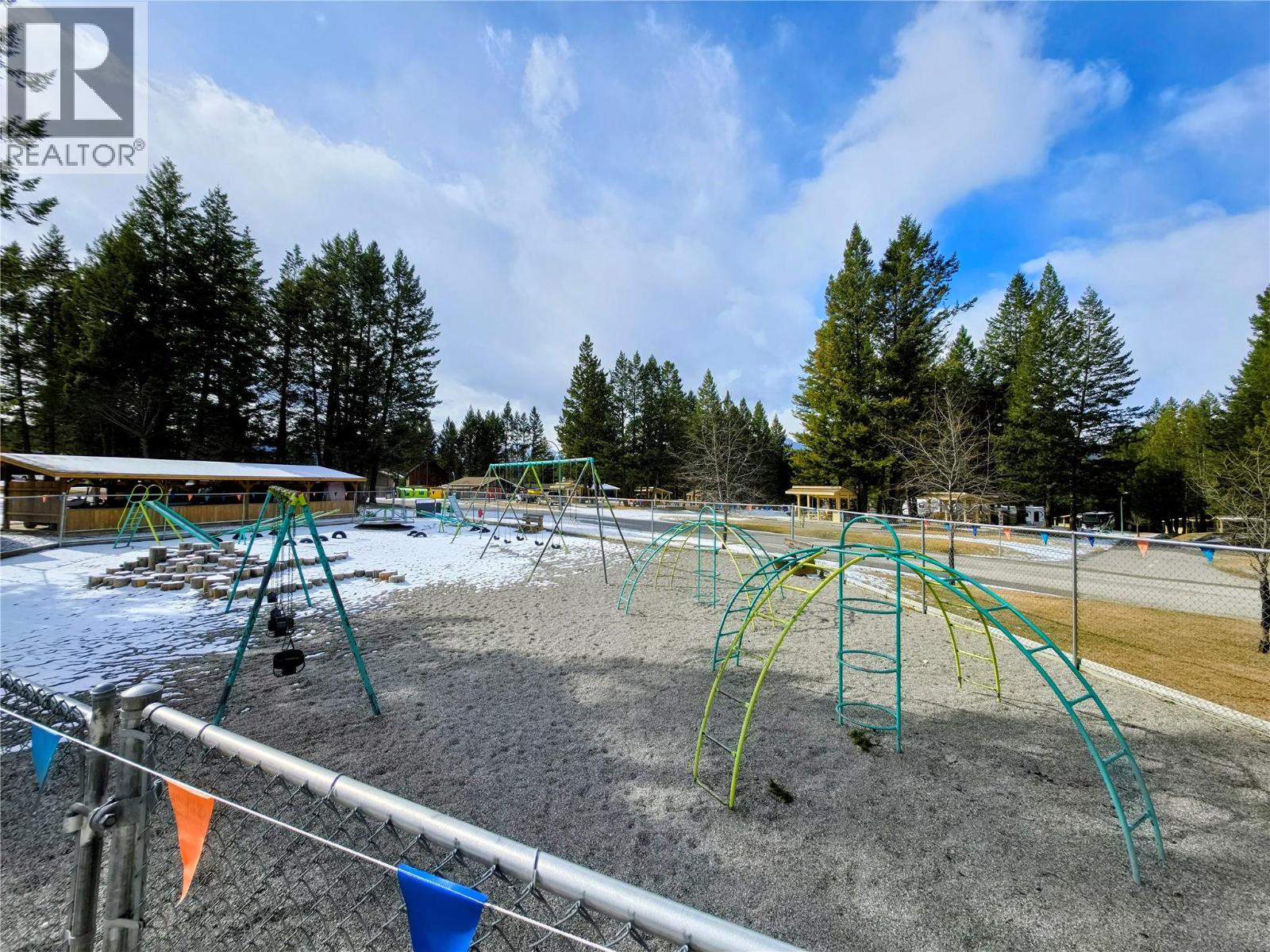 4586 Lynx Drive, Radium Hot Springs