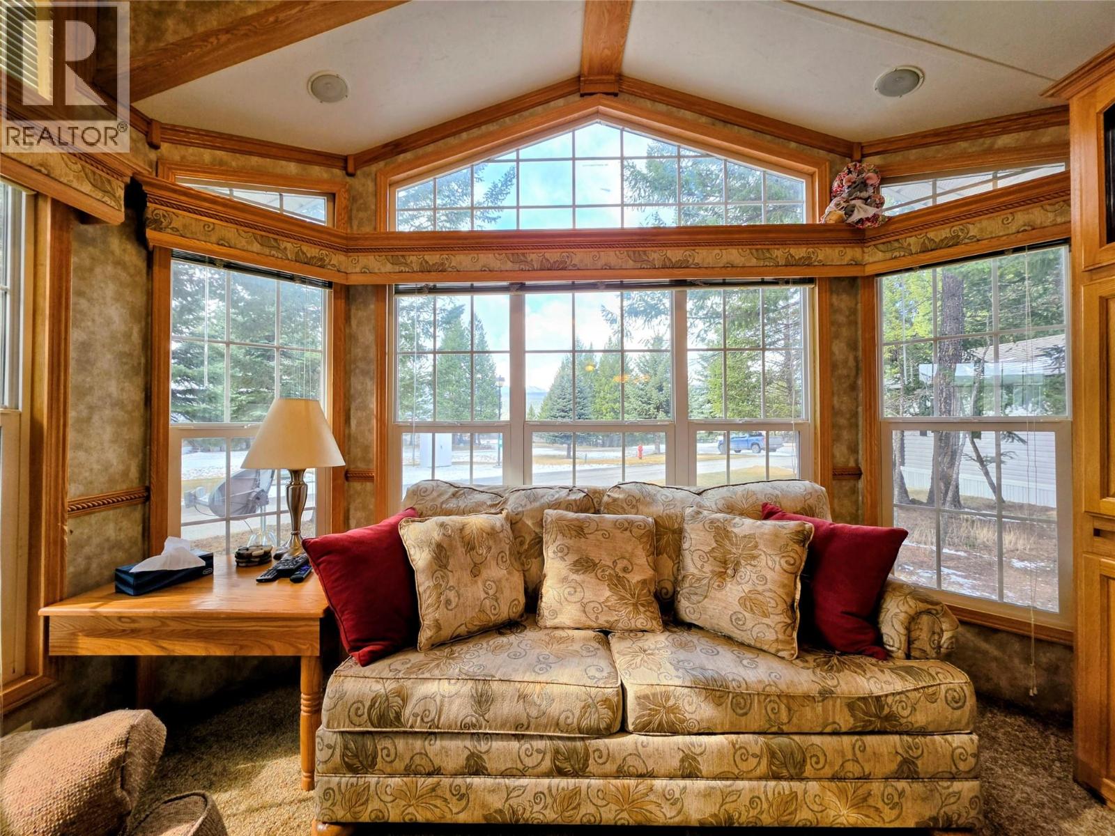 4586 Lynx Drive, Radium Hot Springs