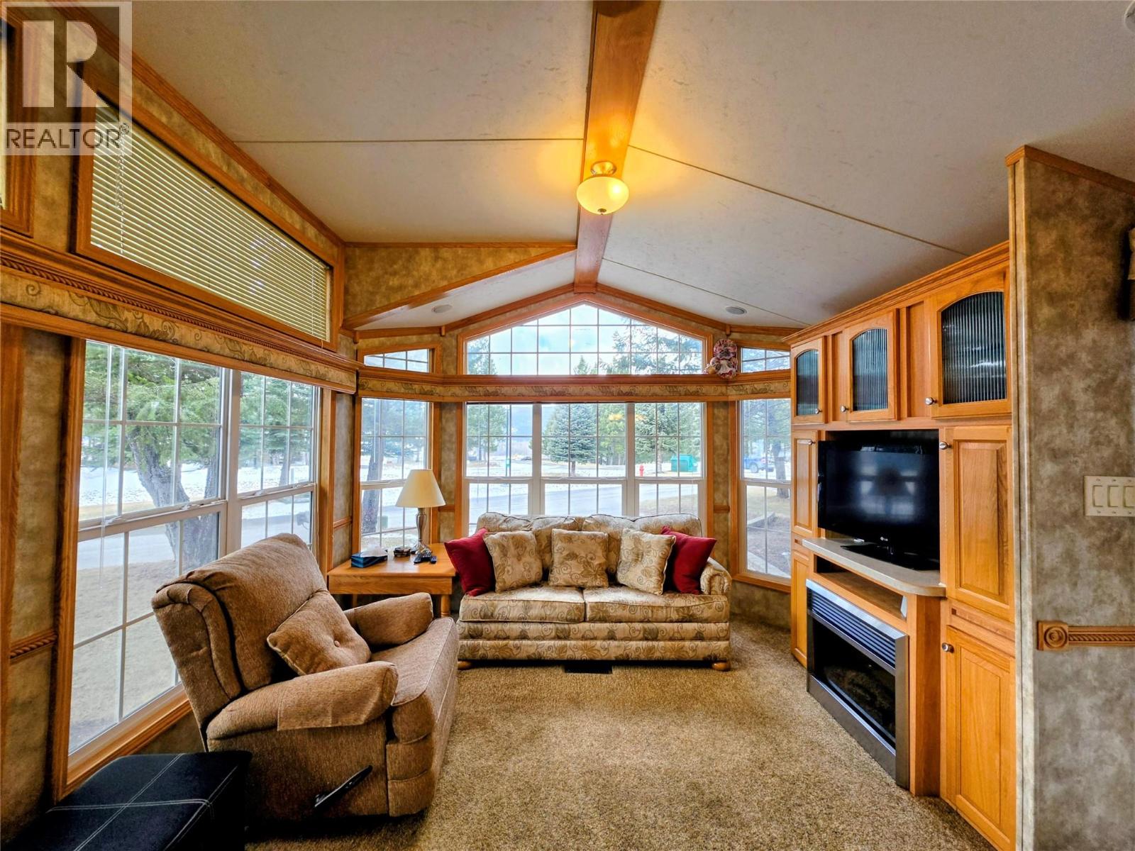 4586 Lynx Drive, Radium Hot Springs