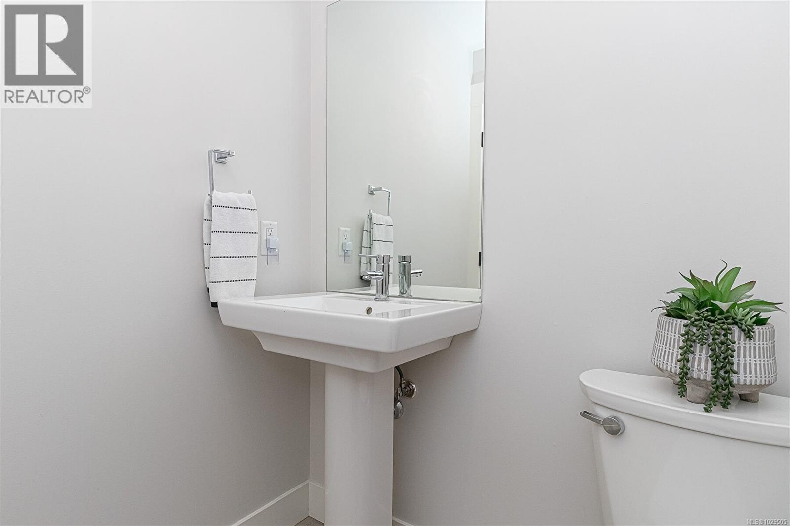  6537 Noblewood Place, Sooke