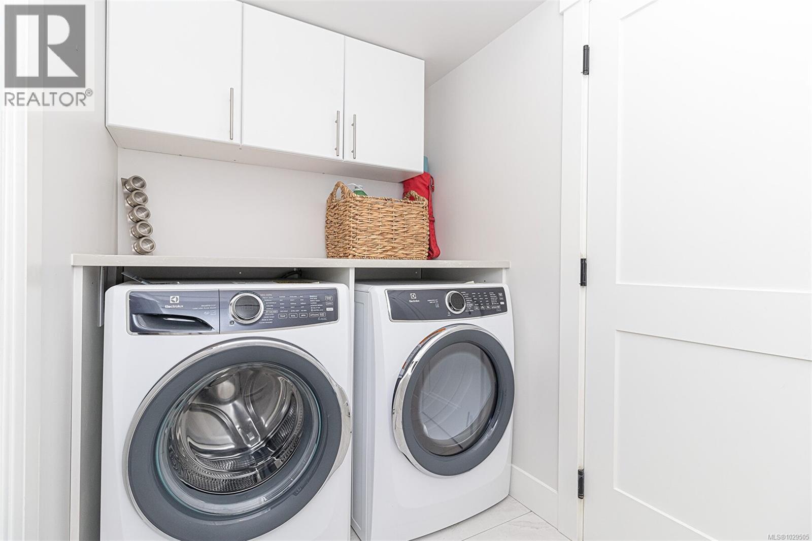  6537 Noblewood Place, Sooke