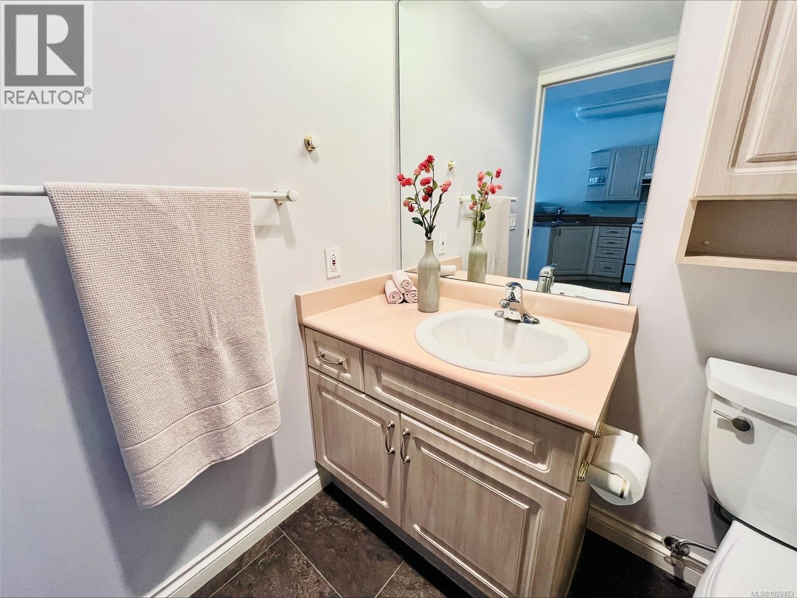 #308 1070 Southgate St - 18