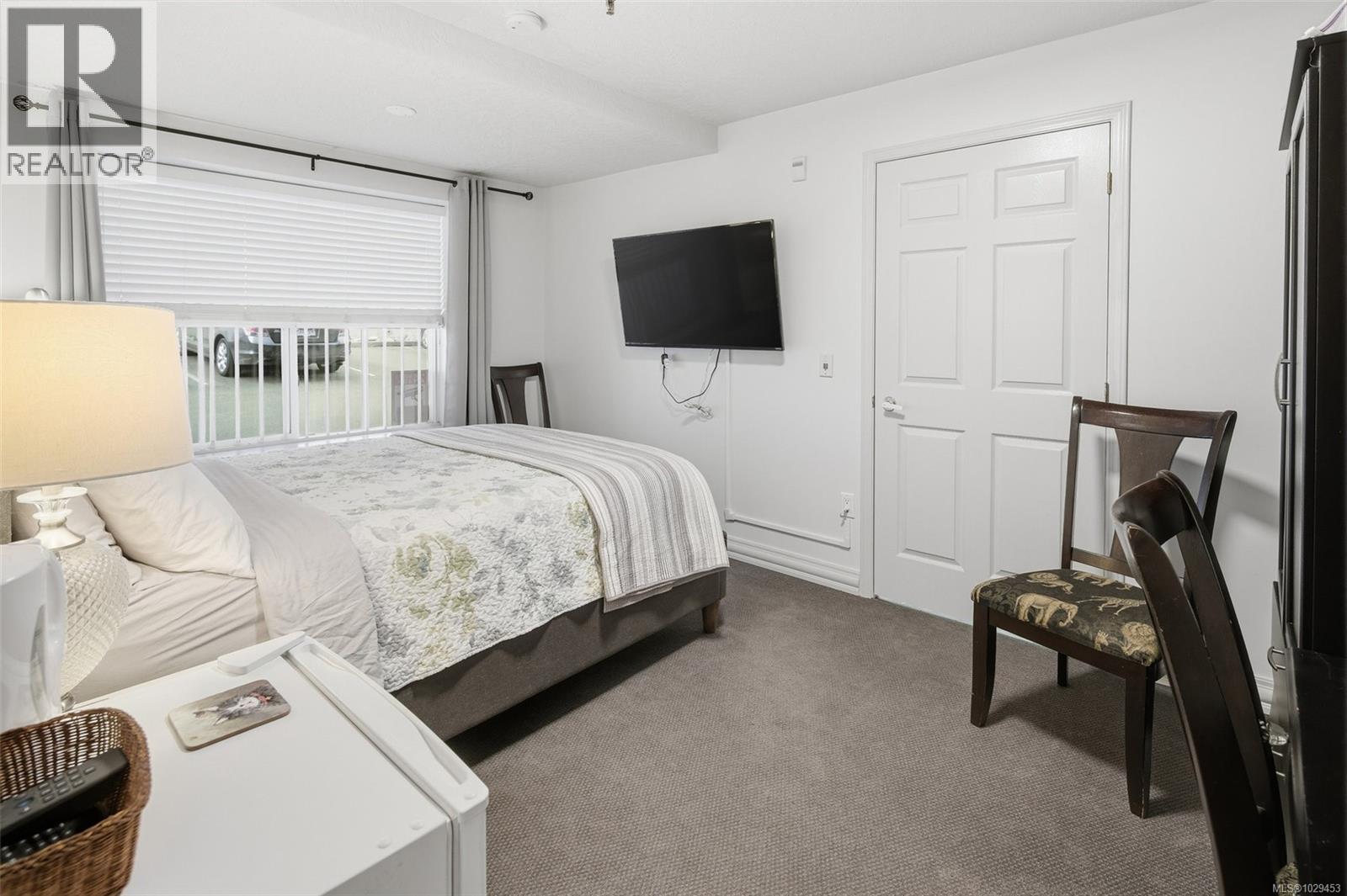 #308 1070 Southgate St - 25