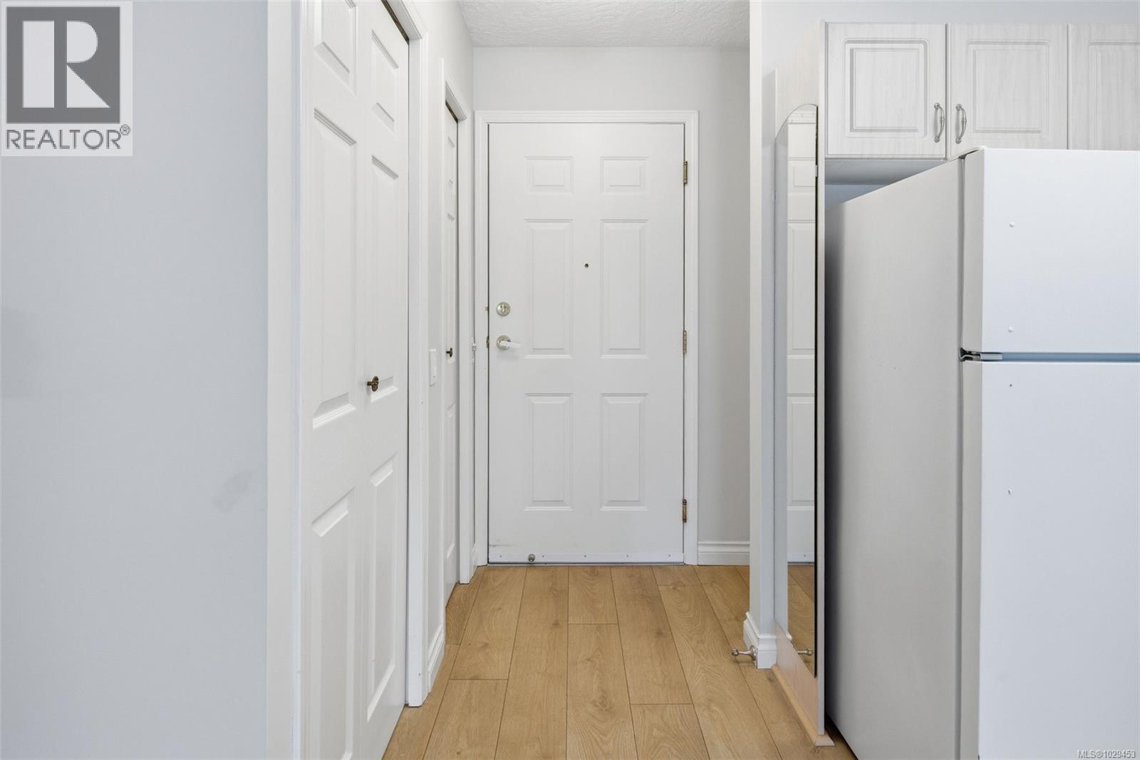 #308 1070 Southgate St - 5