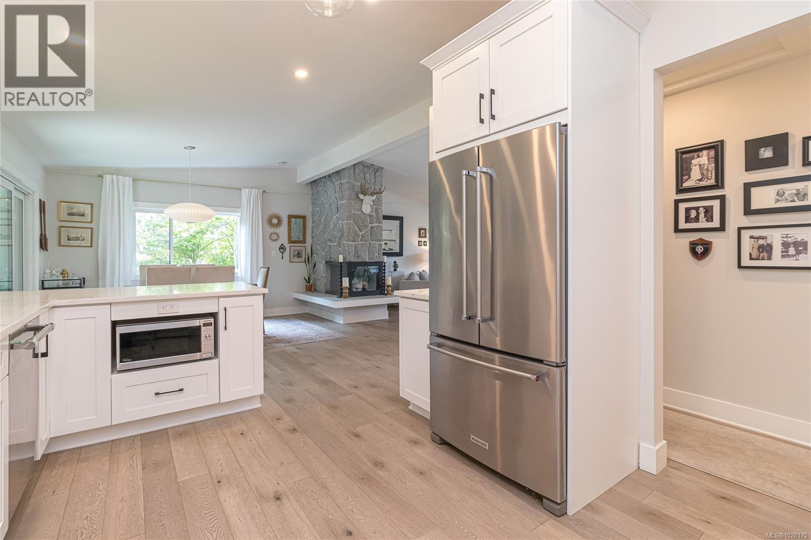  905 Deal Street, Oak Bay