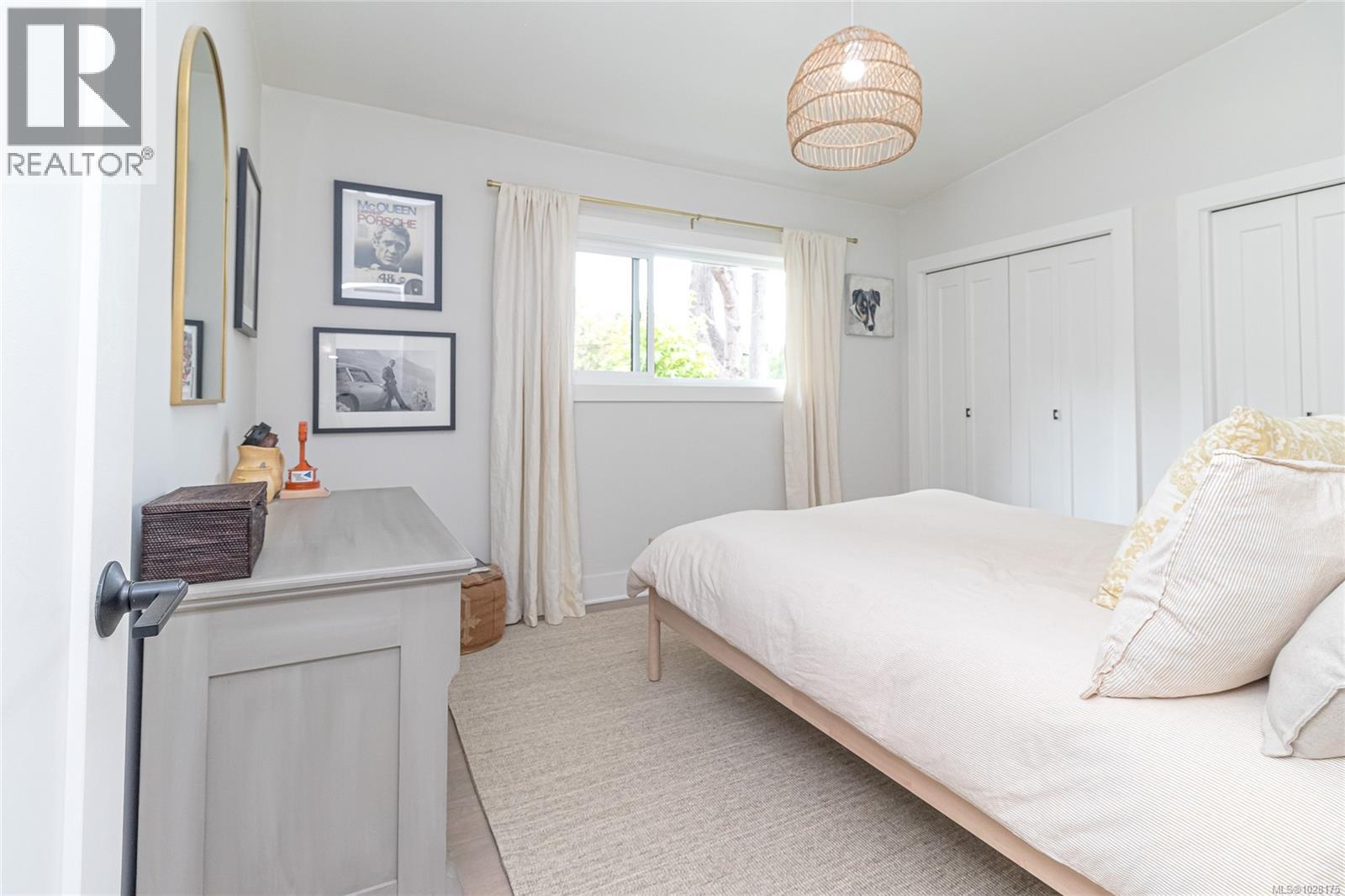  905 Deal Street, Oak Bay