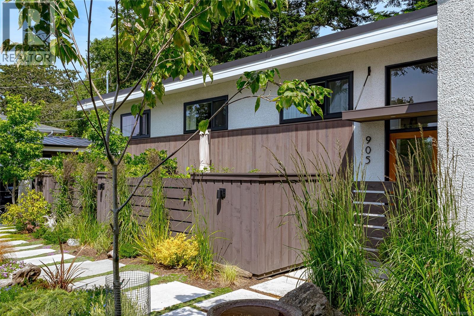  905 Deal Street, Oak Bay