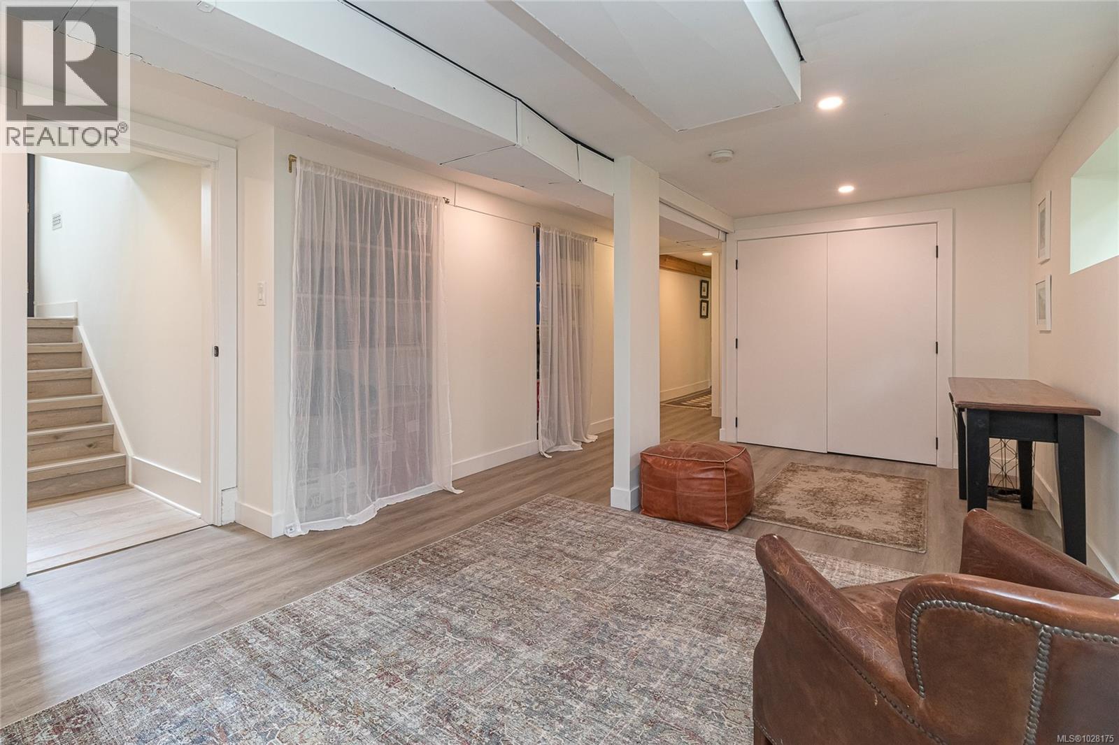 905 Deal St - 40