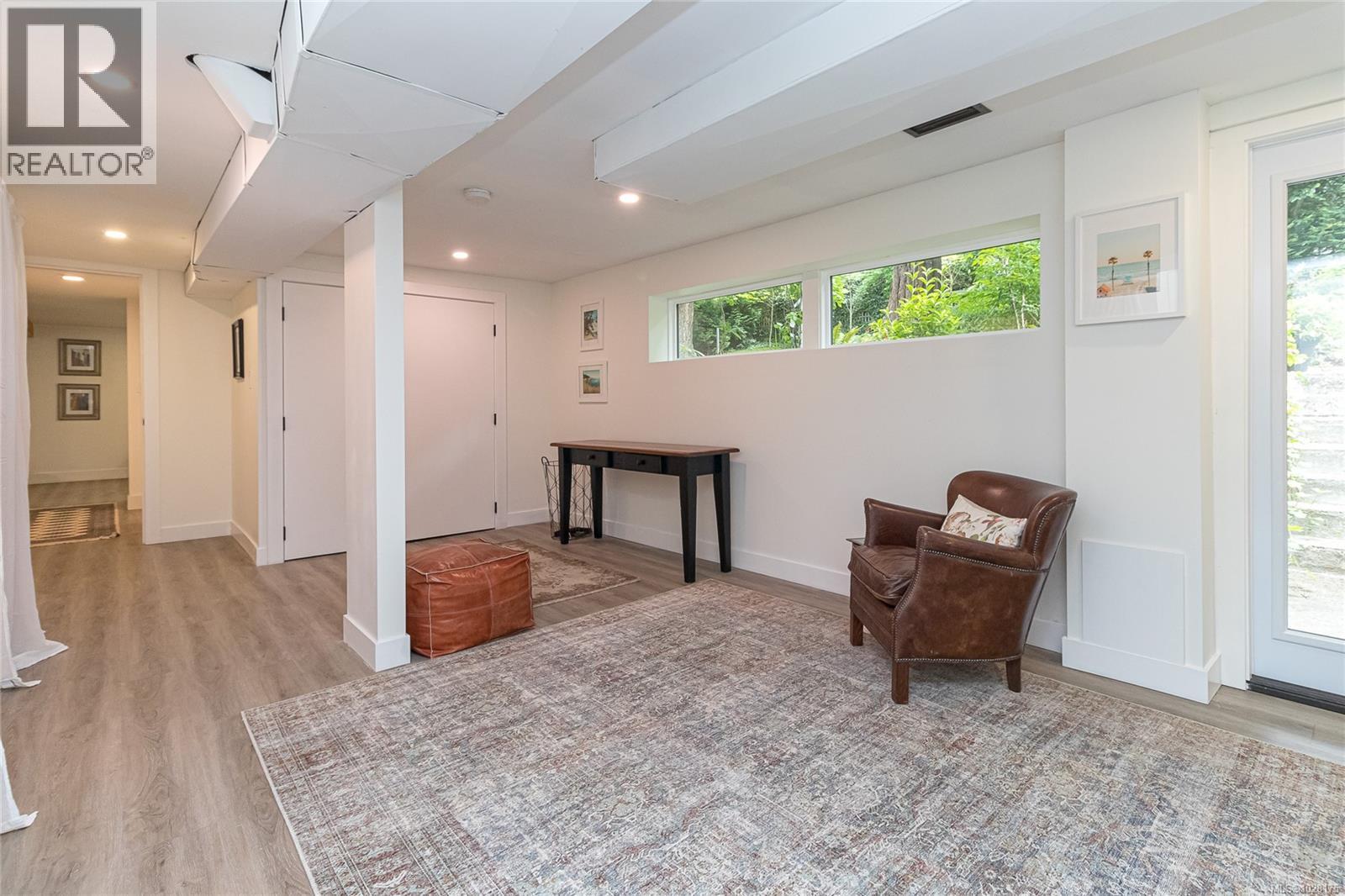  905 Deal Street, Oak Bay