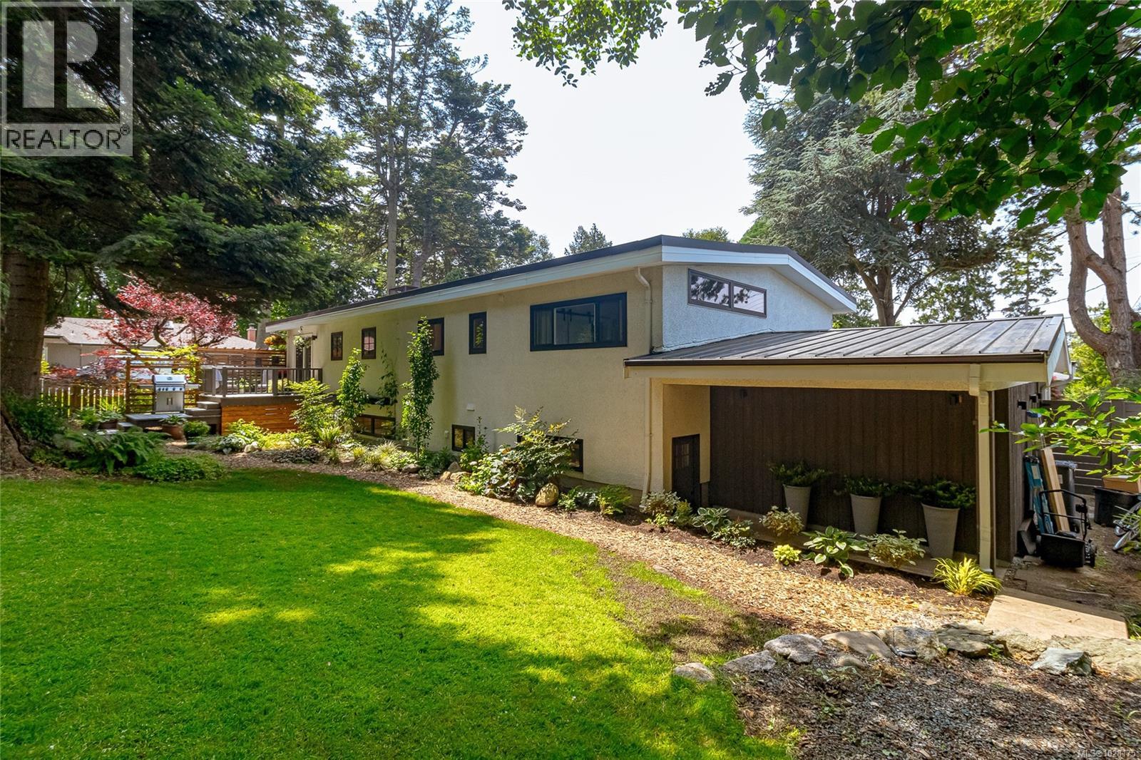  905 Deal Street, Oak Bay