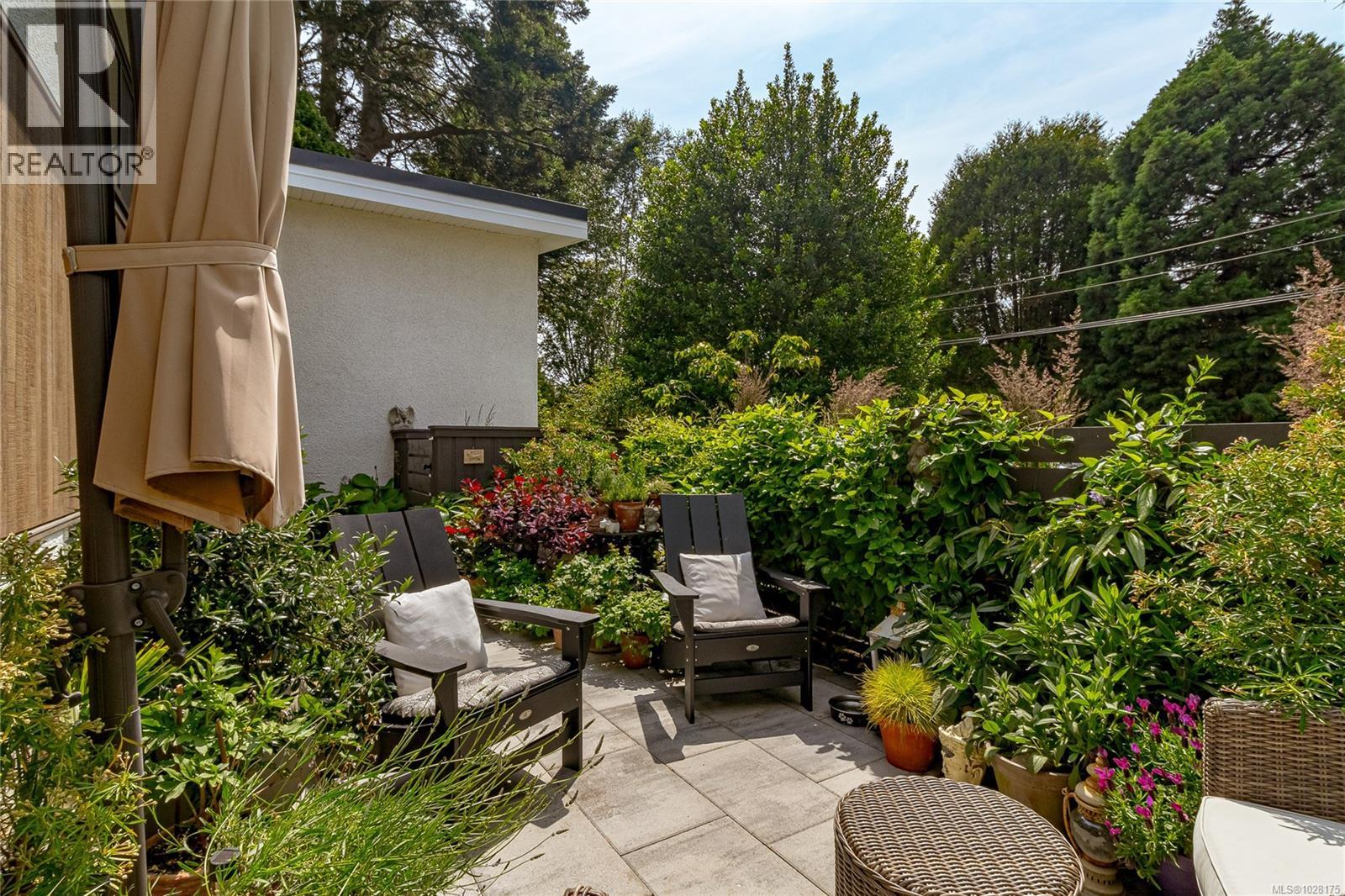  905 Deal Street, Oak Bay