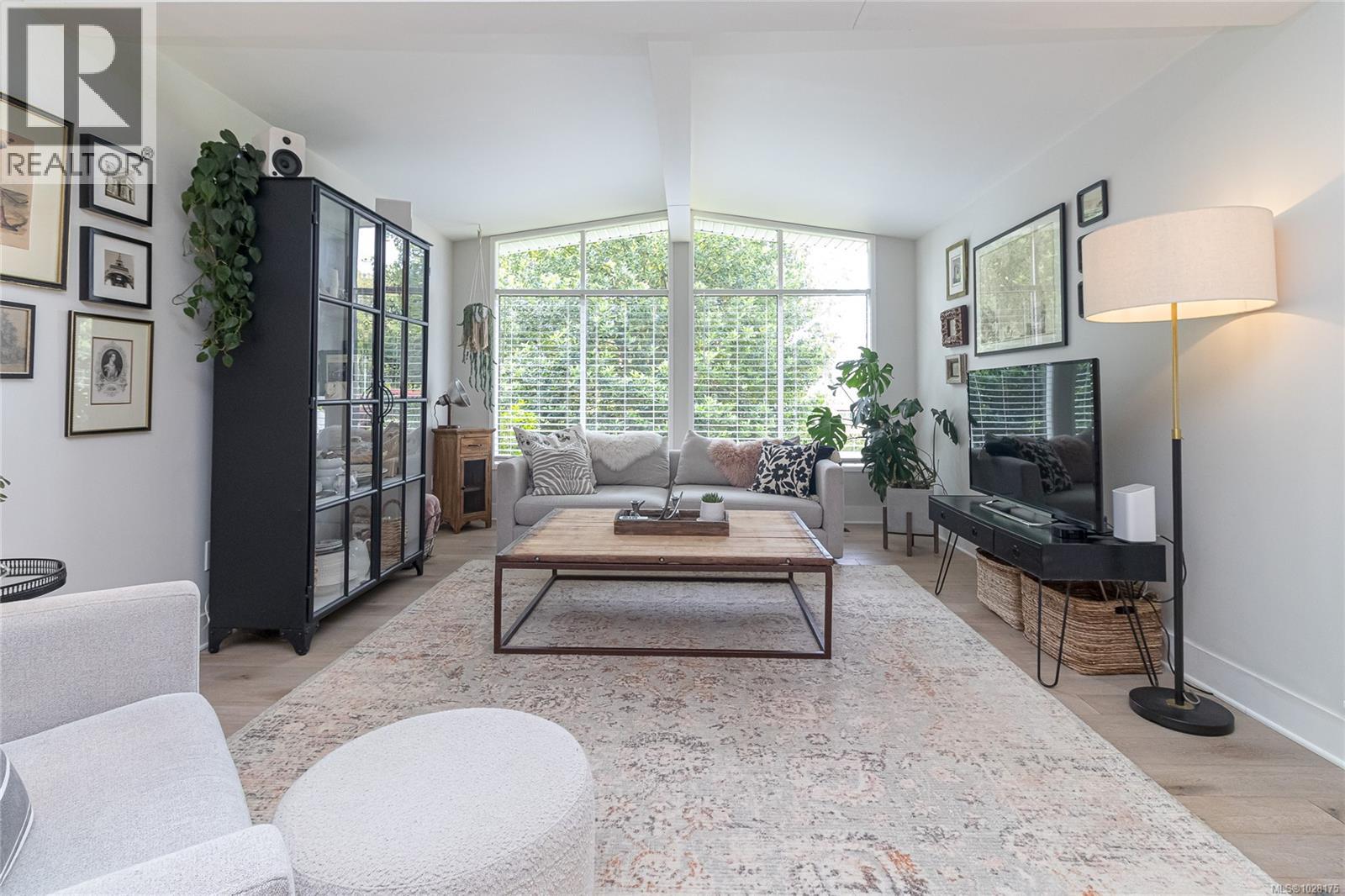  905 Deal Street, Oak Bay