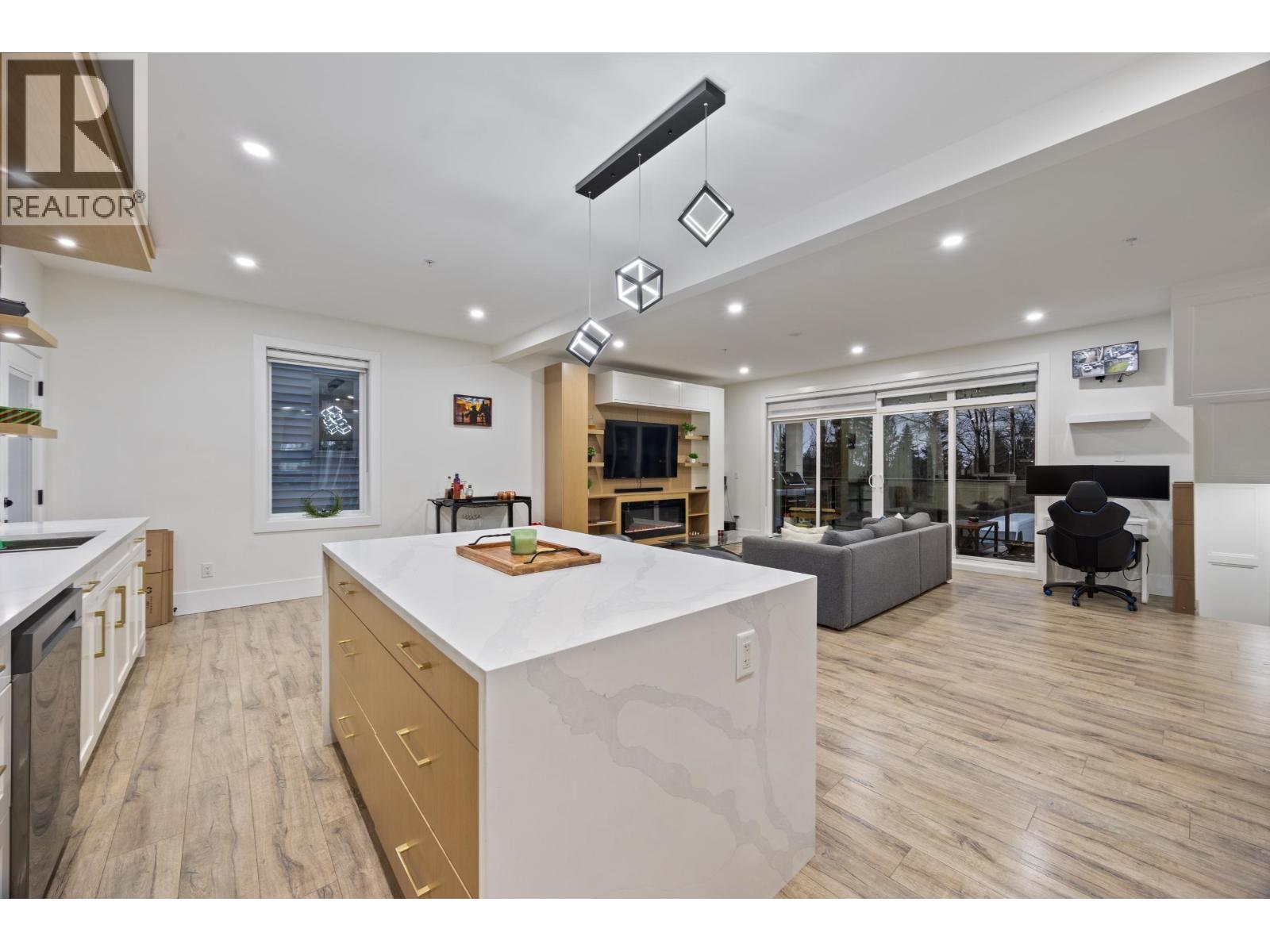 Upper 10500 MCVEETY Street - photo 2