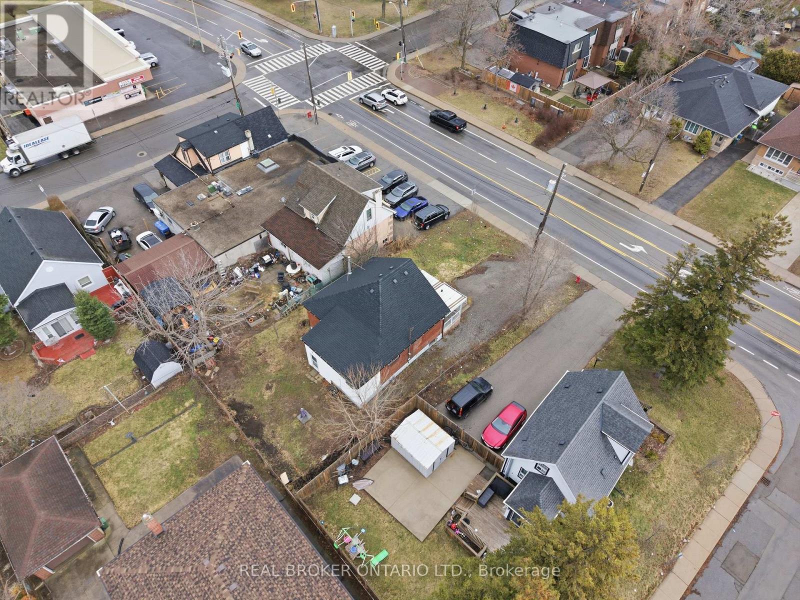 Single Family House Bungalow for Sale in  LAWRENCE ROAD Hamilton (Rosedale) 