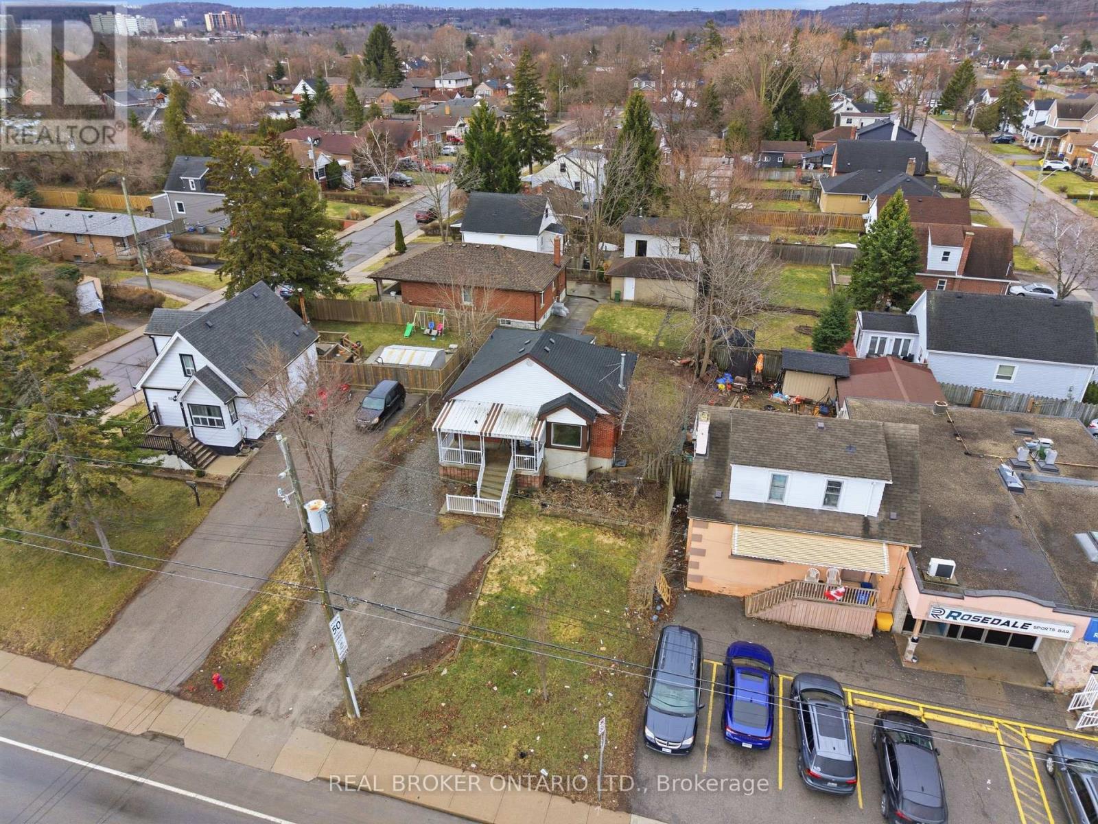 Single Family House Bungalow for Sale in  LAWRENCE ROAD Hamilton (Rosedale) 