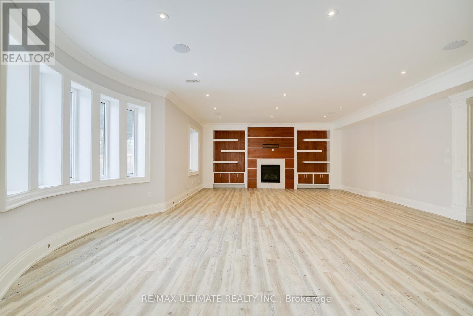 2 POPLAR DRIVE - 40