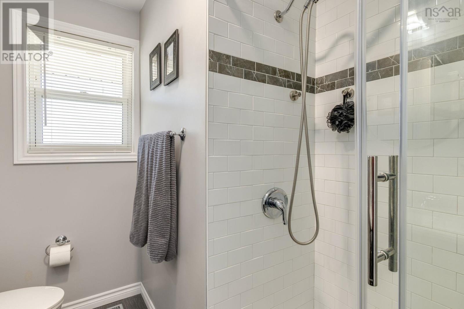 Property 25 of 44 of 56 Ellenvale Avenue