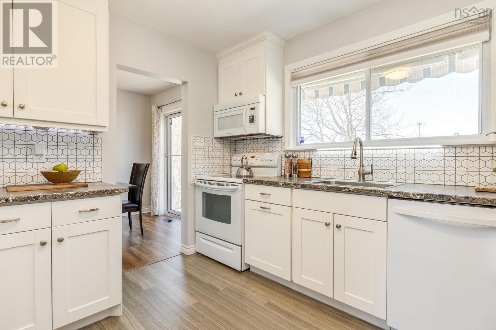 Property 7 of 44 of 56 Ellenvale Avenue